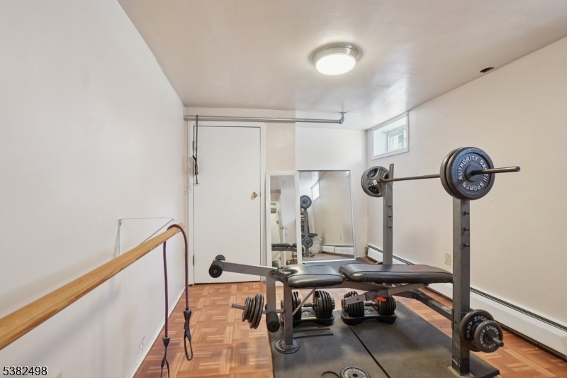 Tuxedo Park - Residential