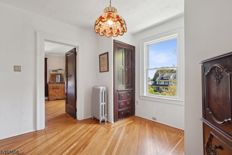 Tuxedo Park - Residential