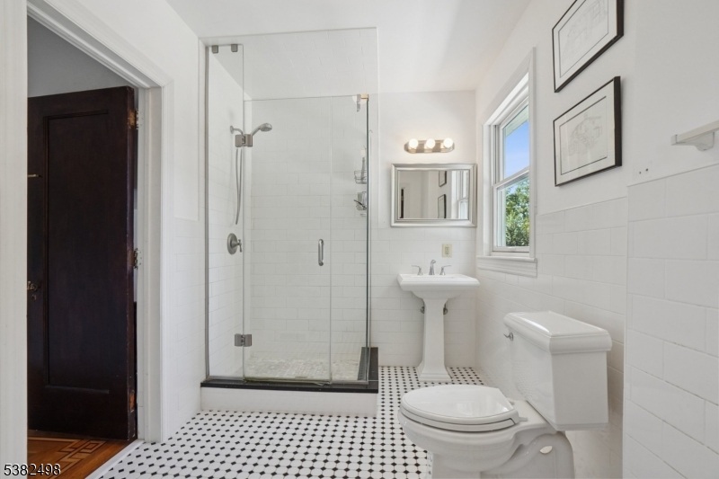 Tuxedo Park - Residential