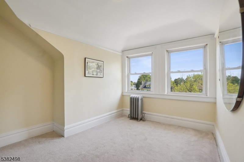 Tuxedo Park - Residential