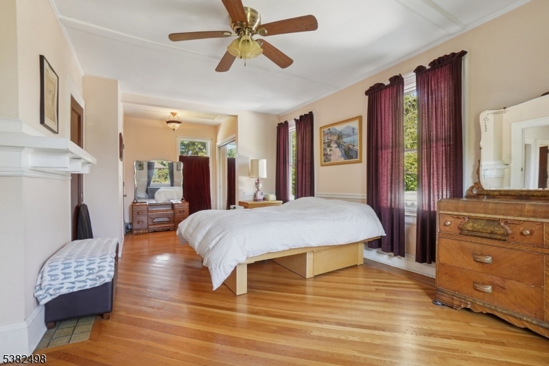 Tuxedo Park - Residential