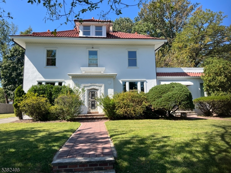 Tuxedo Park - Residential