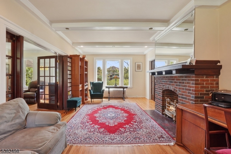 Tuxedo Park - Residential