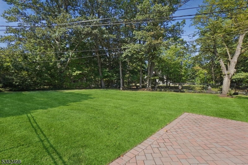 Tuxedo Park - Residential