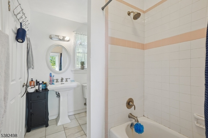 Tuxedo Park - Residential