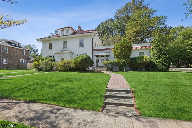 Tuxedo Park - Residential