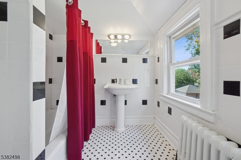 Tuxedo Park - Residential