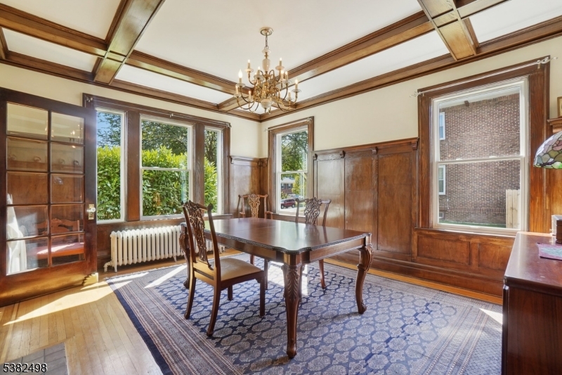 Tuxedo Park - Residential