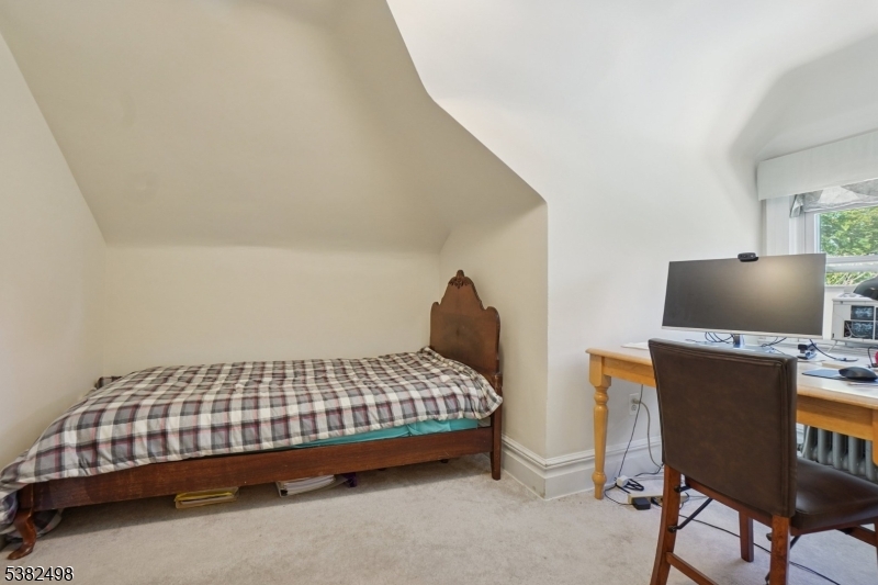 Tuxedo Park - Residential