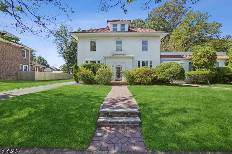 Tuxedo Park - Residential