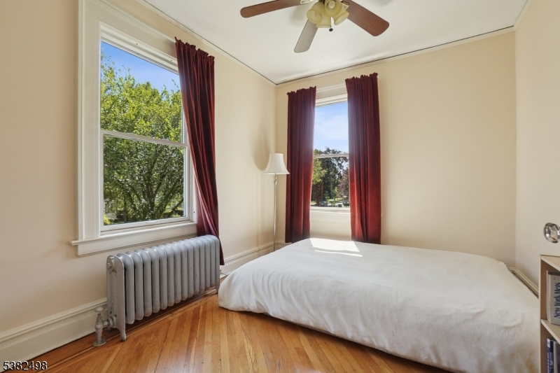 Tuxedo Park - Residential