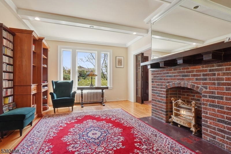 Tuxedo Park - Residential