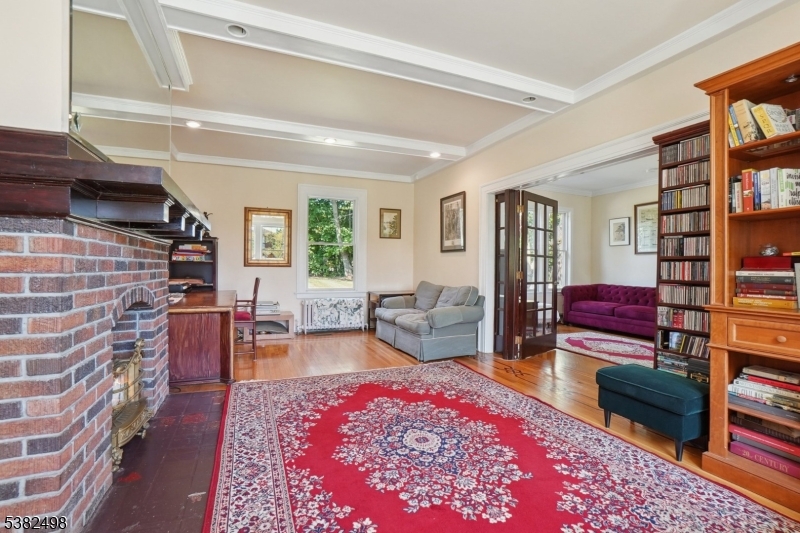 Tuxedo Park - Residential