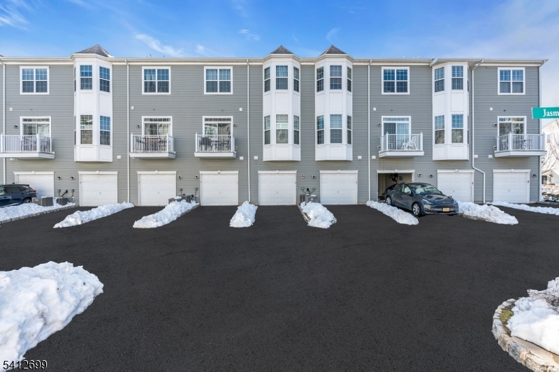 Signature Place in Garfield - Residential