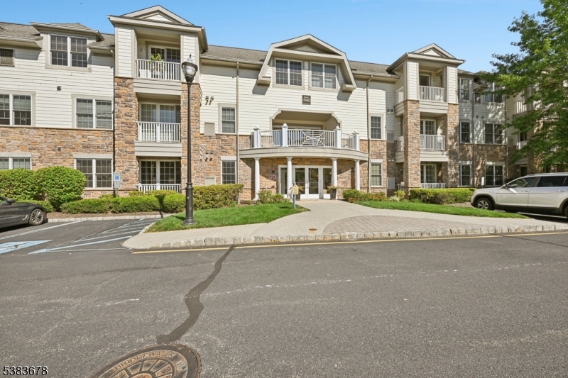 FOUR SEASONS AT BRIDGEWATER - Residential