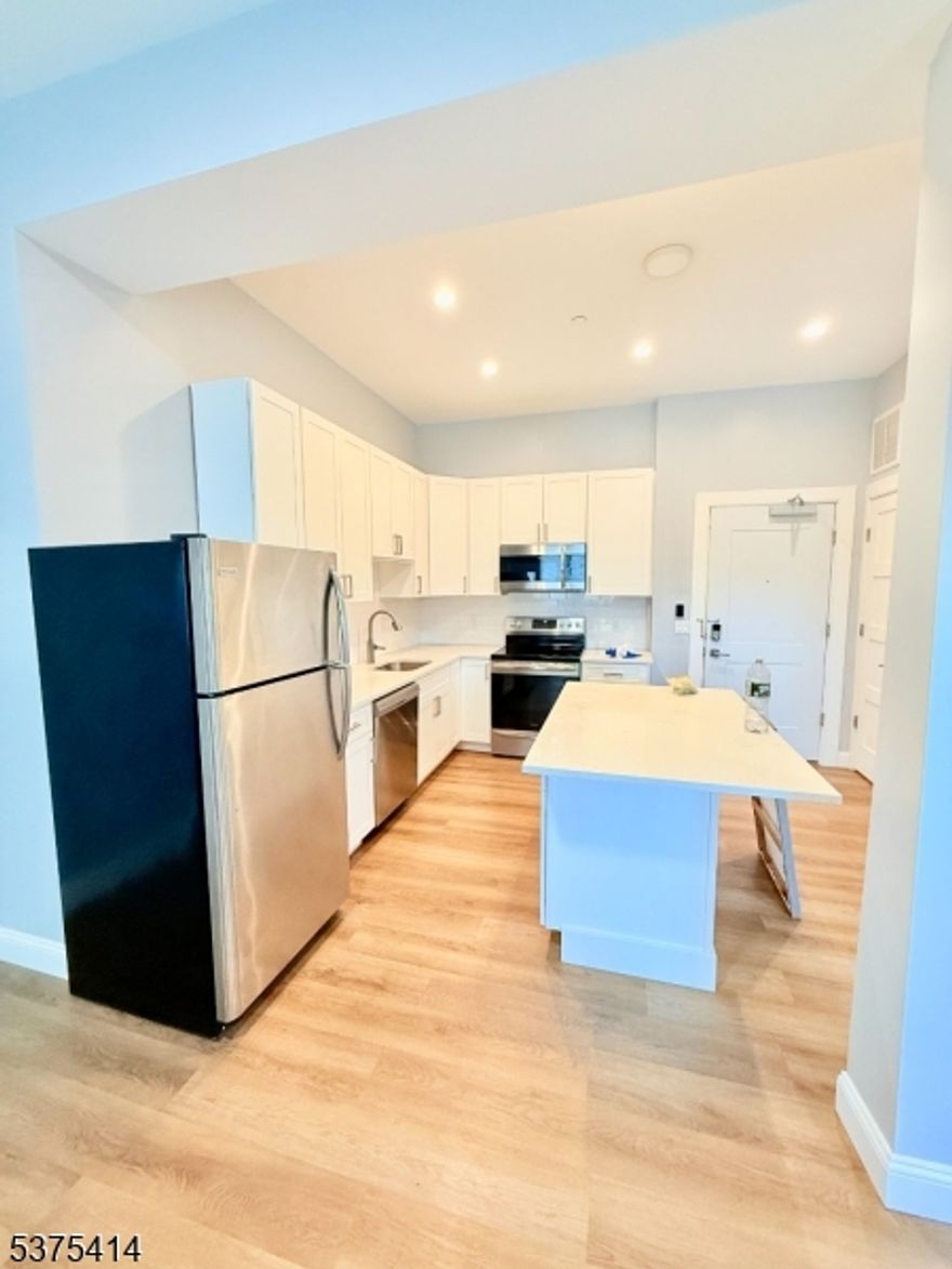 Two Bedroom, Two Full Bath, located in a luxury building in Downtown Berkeley Heights! Laundry in unit, parking on site in covered garage, rooftop deck available for entertaining. Can be moved in by August 15th!