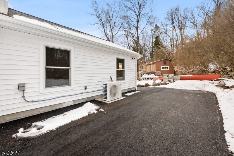 INDIAN LAKE - Residential Lease