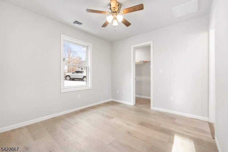 INDIAN LAKE - Residential Lease