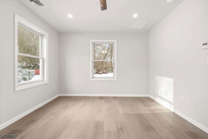 INDIAN LAKE - Residential Lease