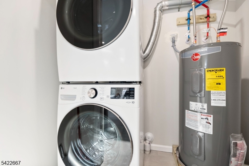 INDIAN LAKE - Residential Lease