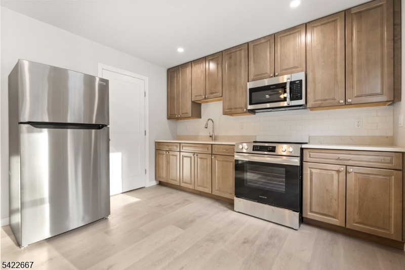 INDIAN LAKE - Residential Lease