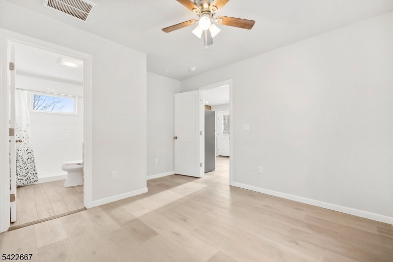 INDIAN LAKE - Residential Lease