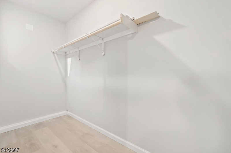 INDIAN LAKE - Residential Lease