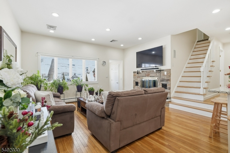 Menlo Park Terrace - Residential