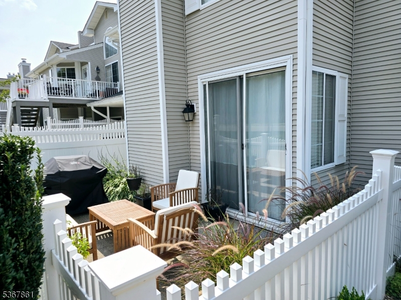 Crestmont - Residential Lease