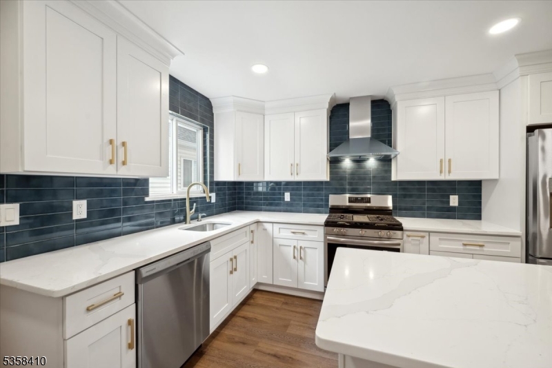 Raritan Twp., New Jersey 08822, United States, 1 Bedroom Bedrooms, ,1 BathroomBathrooms,Residential,Pending,132343