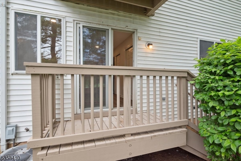 Raritan Twp., New Jersey 08822, United States, 1 Bedroom Bedrooms, ,1 BathroomBathrooms,Residential,Pending,132343