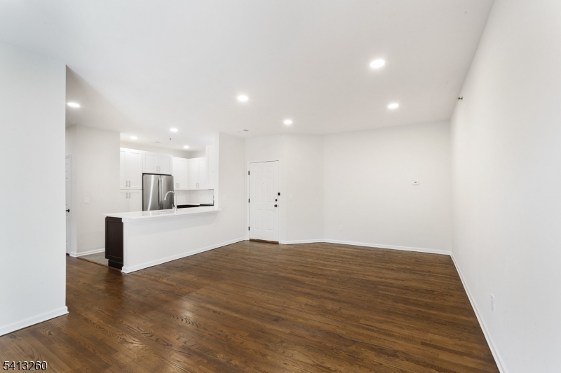 Columbia Court - Residential Lease