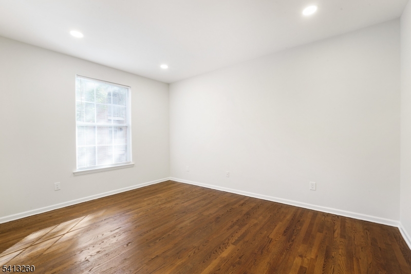 Columbia Court - Residential Lease