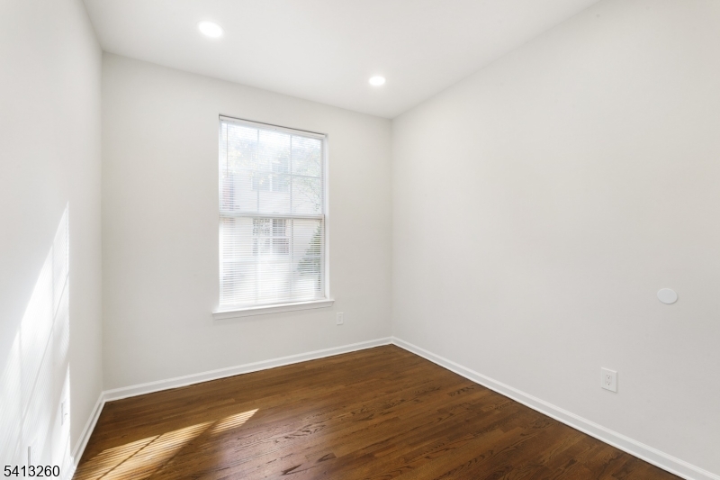 Columbia Court - Residential Lease