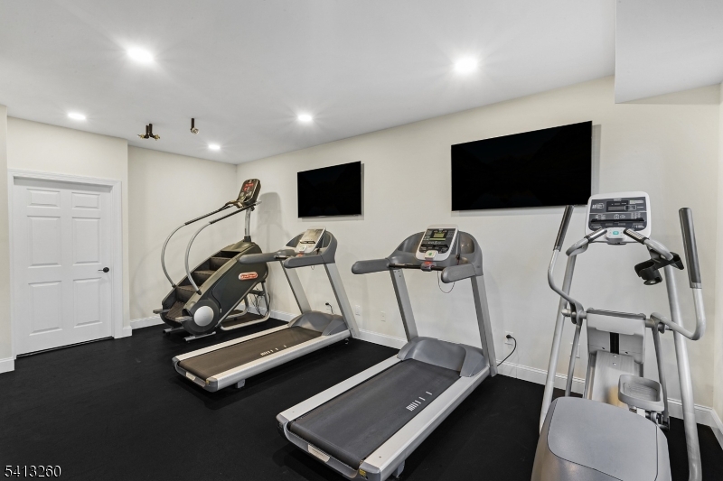 Columbia Court - Residential Lease