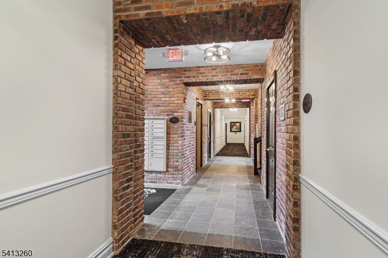 Columbia Court - Residential Lease