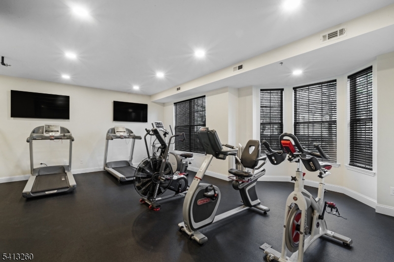 Columbia Court - Residential Lease