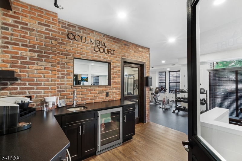 Columbia Court - Residential Lease