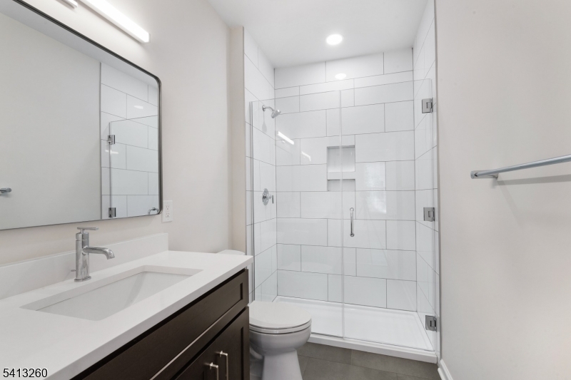 Columbia Court - Residential Lease