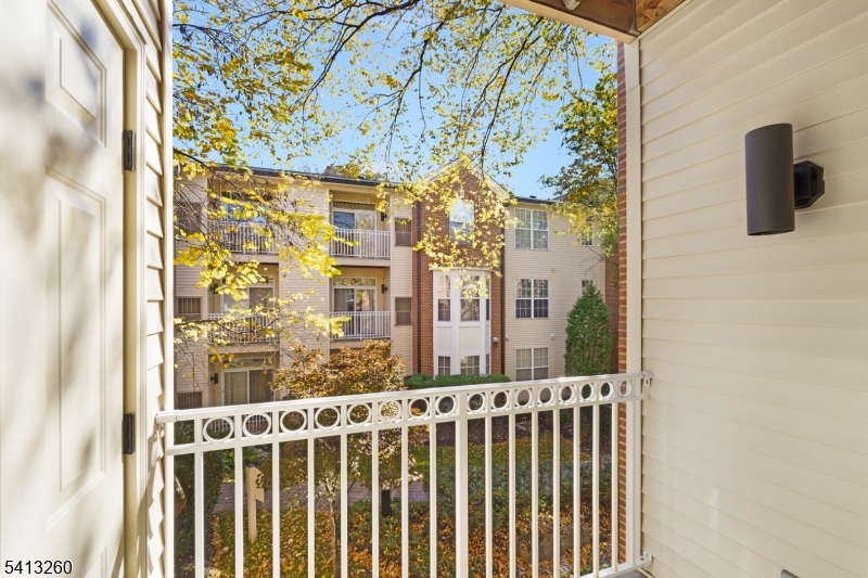 Columbia Court - Residential Lease