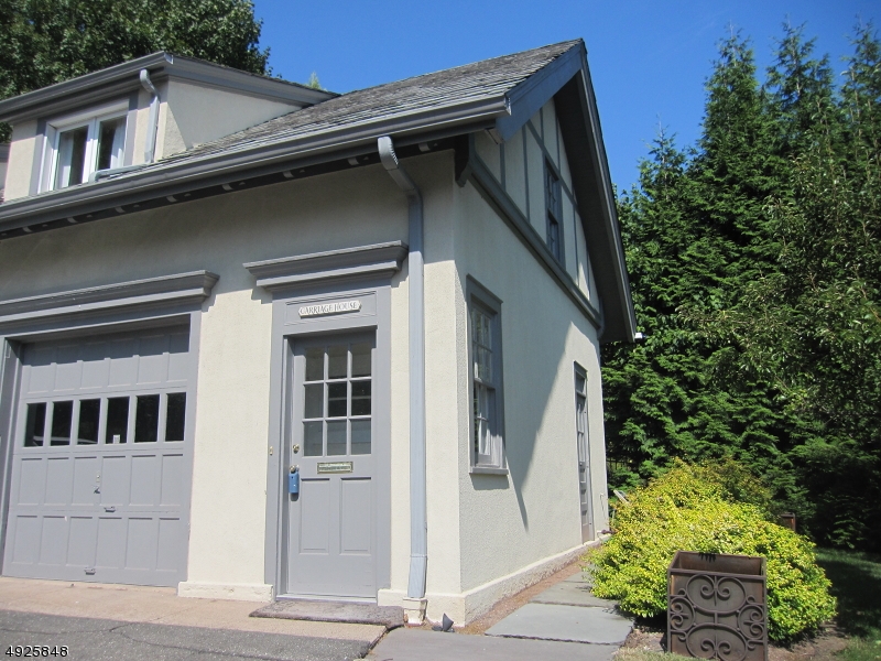 Carriage House - Residential Lease