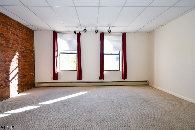 Downtown Summit - Residential Lease