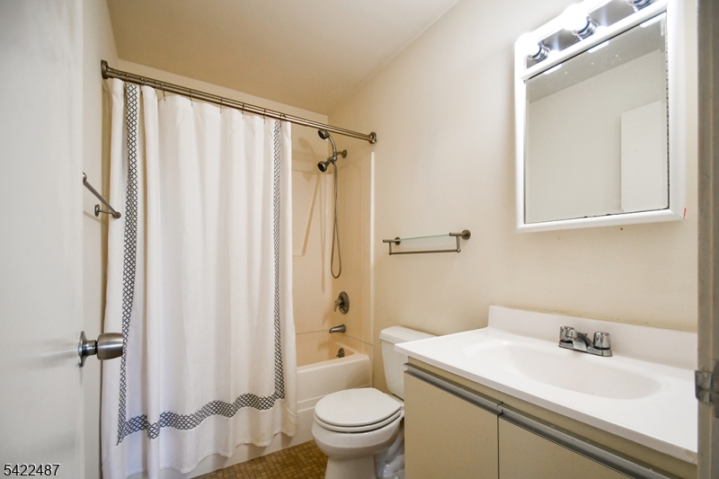 Downtown Summit - Residential Lease