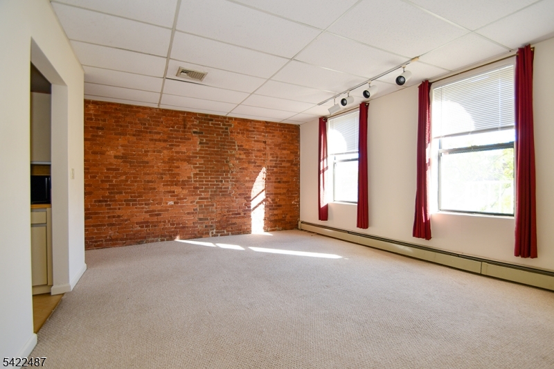 Downtown Summit - Residential Lease