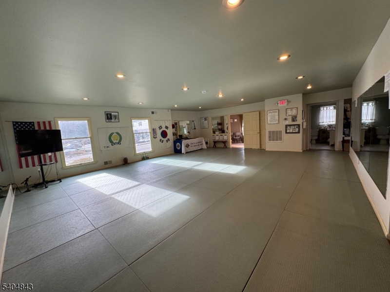 gillette - Commercial Sale