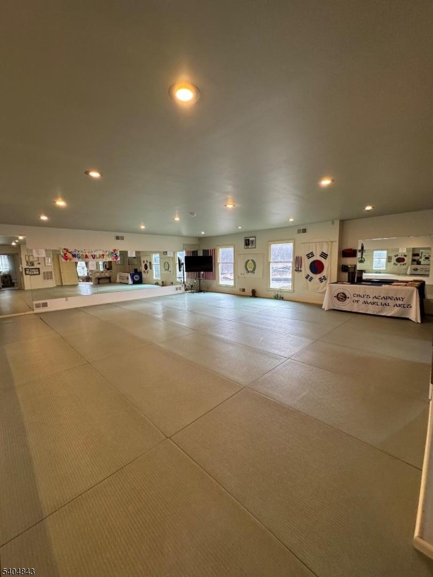 gillette - Commercial Sale