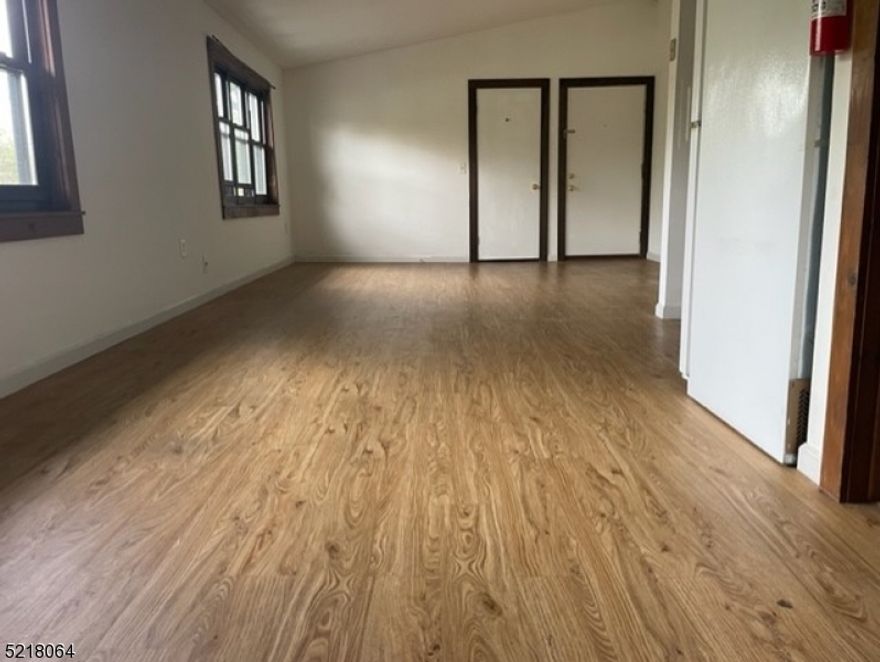 Studio Apartment In The Creamery Apartments!!! Updated Flooring, Open Floor Plan, Separate Dining Area,  Plenty Of Parking, Common  Washer & Dryer In Building & Much More!!! Great Rental Must See!!!! STUDIO apartment