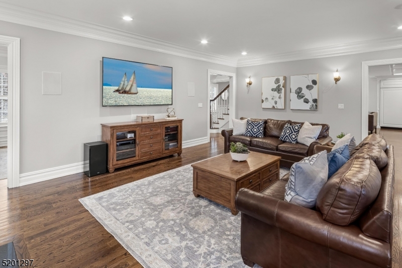 THE HILL - Residential