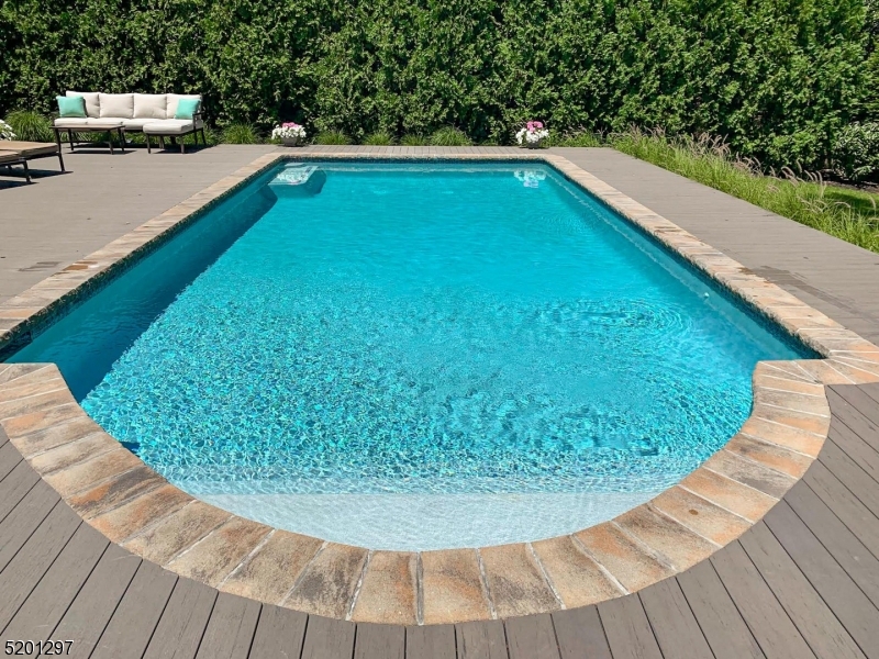 THE HILL - Residential