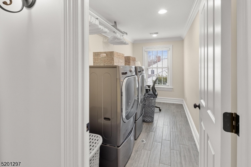 THE HILL - Residential